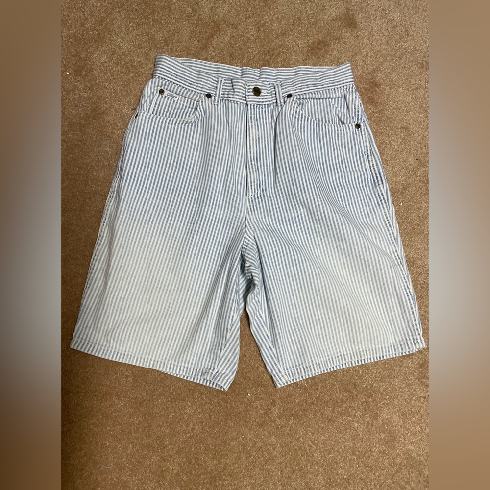 Vintage Chic pinstripe shorts. Size 12